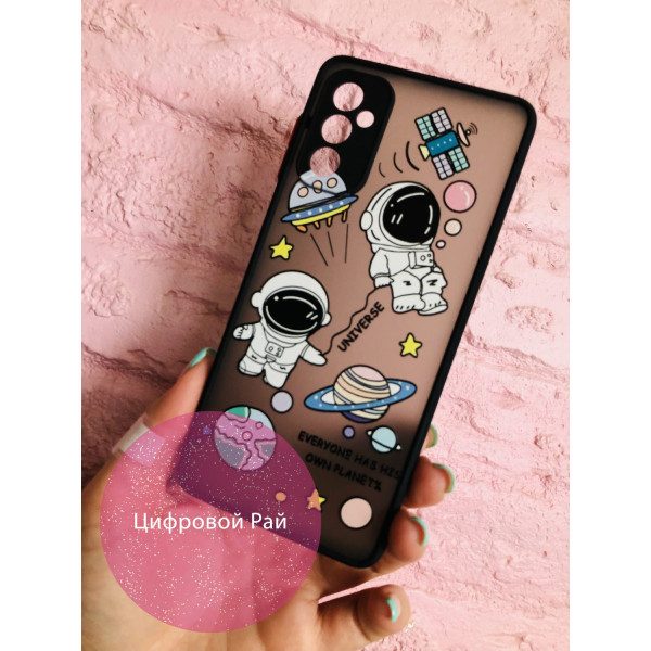 Чехол для Samsung Galaxy M23 5G с защитой камеры с космонавтами