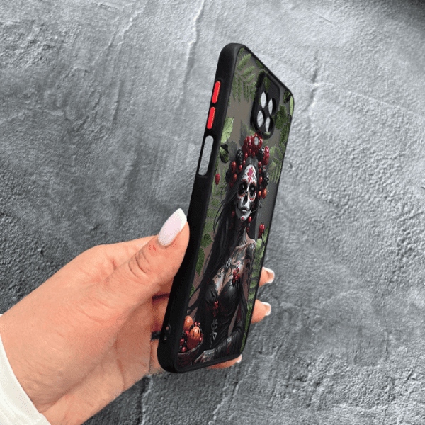 Чехол для Xiaomi Redmi Note 9s / Note 9 Pro / Note 9 Pro Max с защитой камеры девушка Санта-Муэрте и листьями