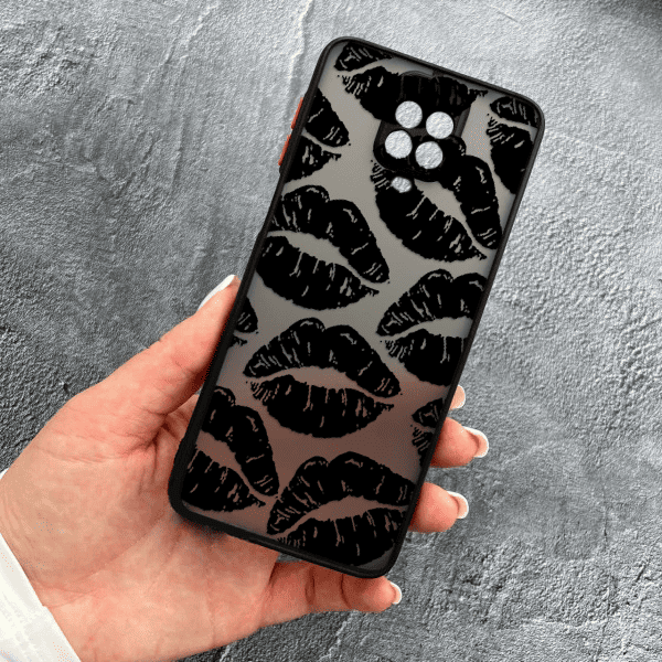 Чехол для Xiaomi Redmi Note 9s / Note 9 Pro / Note 9 Pro Max с защитой камеры с черными губами