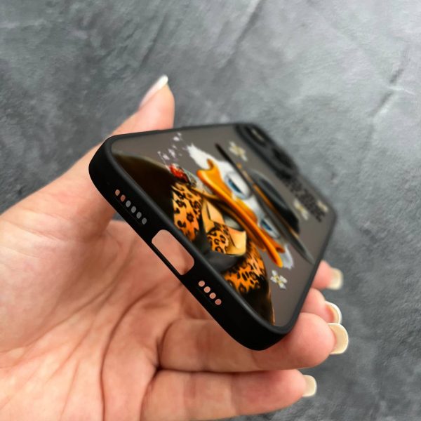 Чехол для iPhone 16 Pro с защитой камеры с Дональдом Даком
