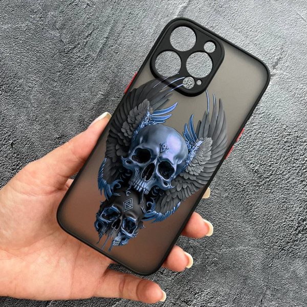 Чехол для iPhone 16 Pro с защитой камеры с черепом и крыльями