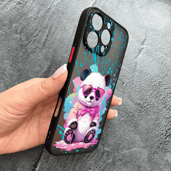 Чехол для iPhone 16 Pro с защитой камеры с пандой в очках