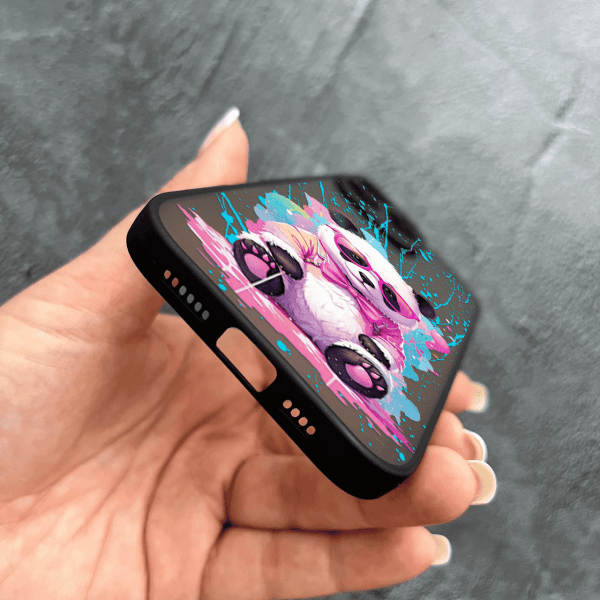 Чехол для iPhone 16 Pro с защитой камеры с пандой в очках