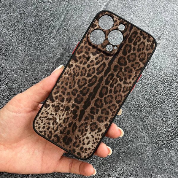 Чехол для iPhone 16 Pro с защитой камеры с леопардом классическим
