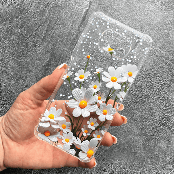 Чехол для Xiaomi Poco X3 NFC / Poco X3 Pro с защитой камеры с белыми ромашками противоударный прозрачный силиконовый чехол