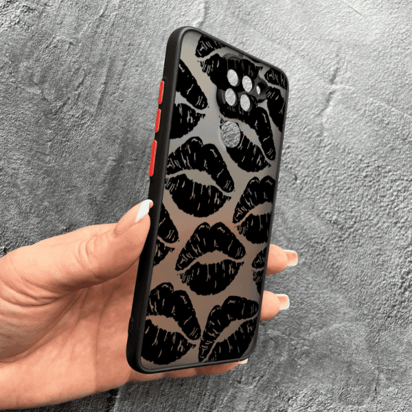 Чехол для Xiaomi Redmi Note 9 / Redmi 10X с защитой камеры с черными губами