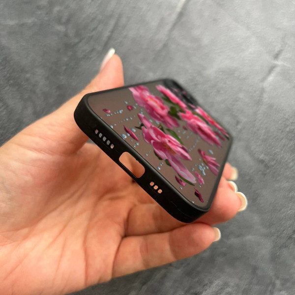 Чехол для iPhone 14 plus с защитой камеры с цветами и дождем