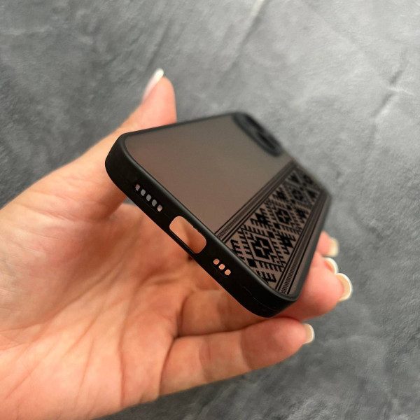 Чехол для IPhone 13 Mini с защитой камеры с вышиванкой черная оригинальная