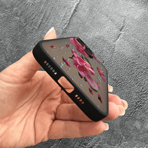 Чехол для iPhone 12 Pro Max с защитой камеры с цветами и дождем
