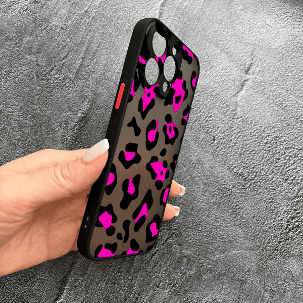 Чехол для iPhone 12 Pro с защитой камеры с розовым леопардом