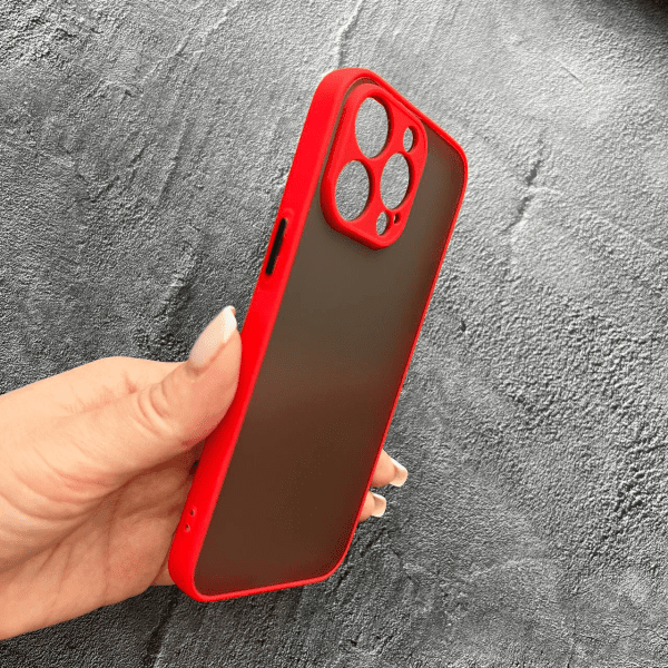 Чехол для iPhone 12 Pro матовый пластик без принта красный бортик