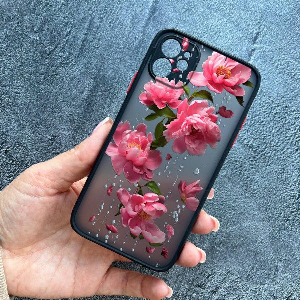 Чехол для iPhone 12 с защитой камеры с цветами и дождем