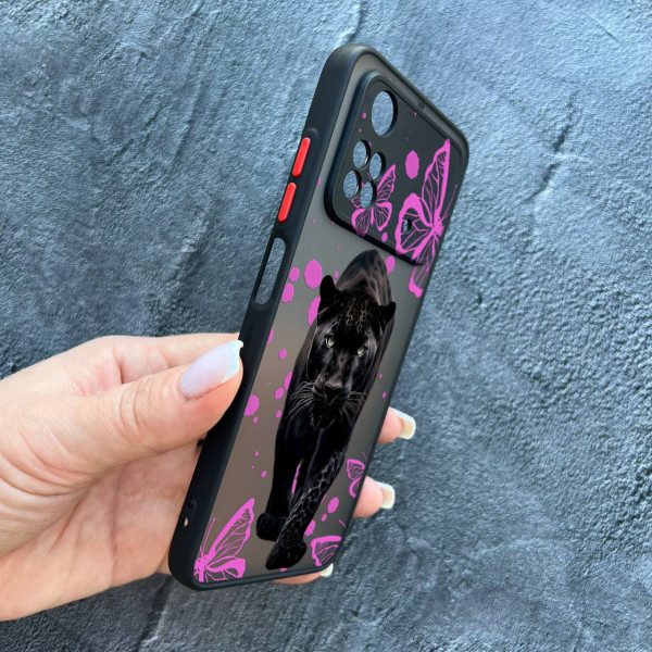 Чехол для Xiaomi Poco X4 Pro 4G / X4 Pro 5G с защитой камеры с пантерой и бабочками