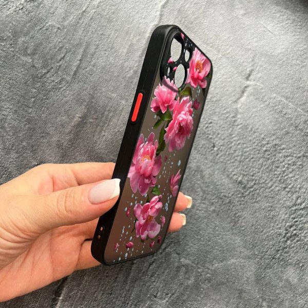 Чехол для iPhone 15 Plus с защитой камеры с цветами и дождем