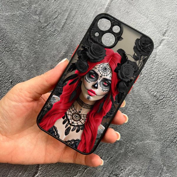 Чехол для iPhone 15 Plus с защитой камеры девушка Санта-Муэрте в розах