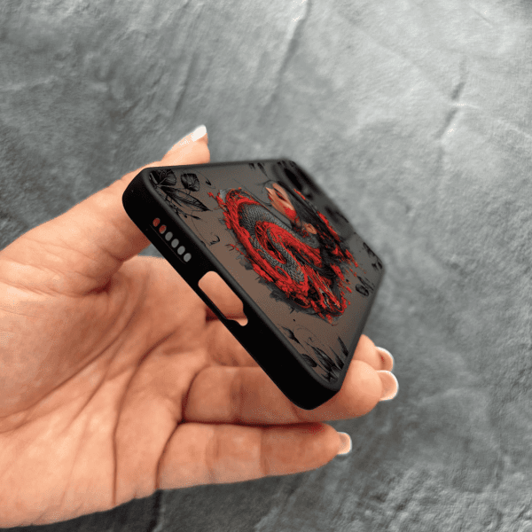 Чехол для Xiaomi Redmi Note 14 4G с защитой камеры девушка с драконом