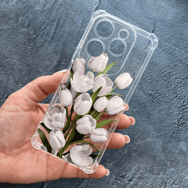 Чехол для Infinix - Hot 40 / Hot 40 Pro с защитой камеры с цветами белые тюльпаны противоударный прозрачный силиконовый чехол