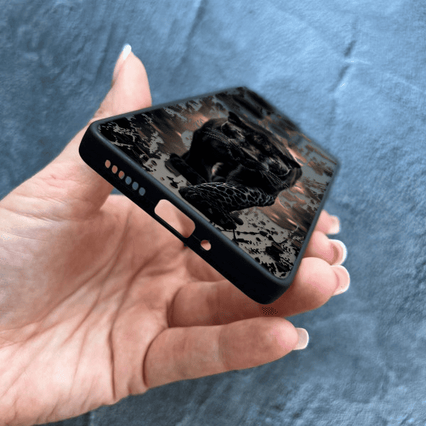 Чехол для Xiaomi Redmi Note 13 Pro 4G / Poco M6 Pro 4G / Xiaomi Redmi Note 14S с защитой камеры черная пантера