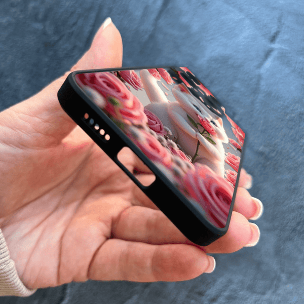 Чехол для Xiaomi Redmi Note 13 Pro 5G / Xiaomi Poco X6 5G с защитой камеры с котом в цветах розах