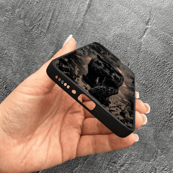 Чехол для Xiaomi Redmi Note 13 4G с защитой камеры черная пантера