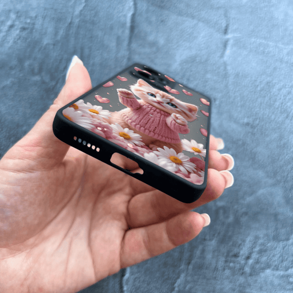 Чехол для Xiaomi Redmi Note 12 Pro 5G с защитой камеры с котом в цветах ромашки