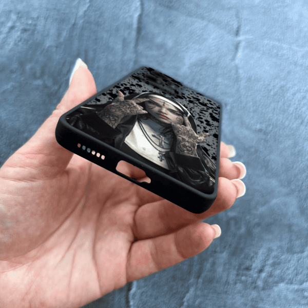 Чехол для Xiaomi Redmi Note 12 Pro 5G с защитой камеры с девочкой монахиней