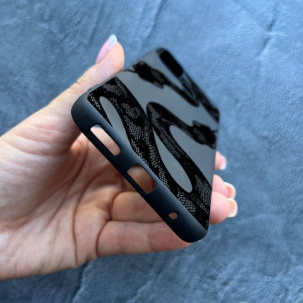 Чехол для Motorola G60 с черной змеей