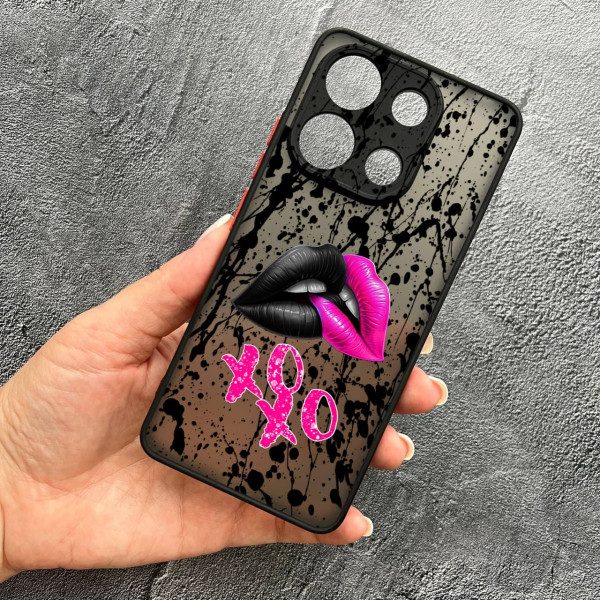 Чехол для Xiaomi Redmi Note 13 Pro 4G / Poco M6 Pro 4G / Xiaomi Redmi Note 14S с защитой камеры губы xoxo