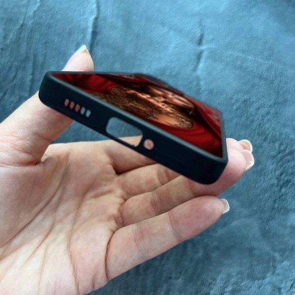 Чехол для Xiaomi Redmi Note 13 Pro Plus с защитой камеры Монашка бунтарка