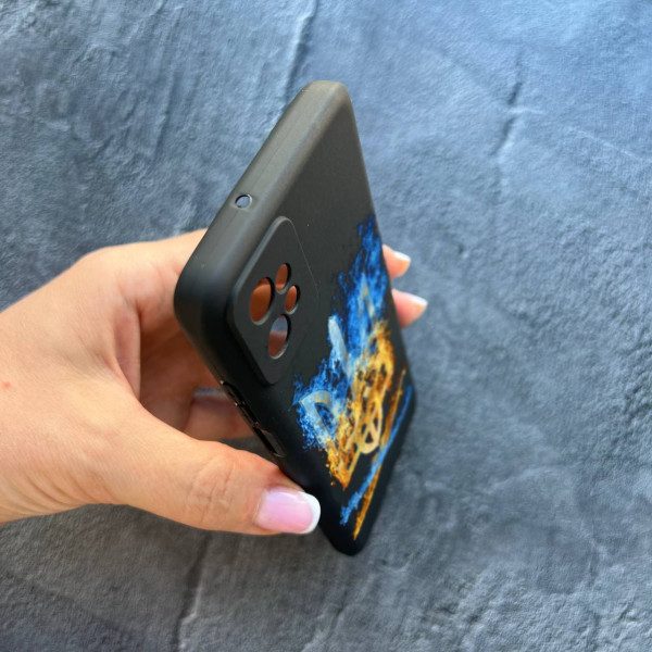 Чехол для Motorola G32 с защитой камеры трезубец с саблями