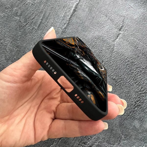 Чехол для iPhone 12 Pro с защитой камеры Черная королева