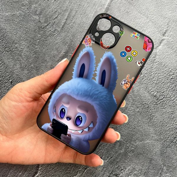 Чехол для iPhone 14 Plus с защитой детский камеры с лабубой