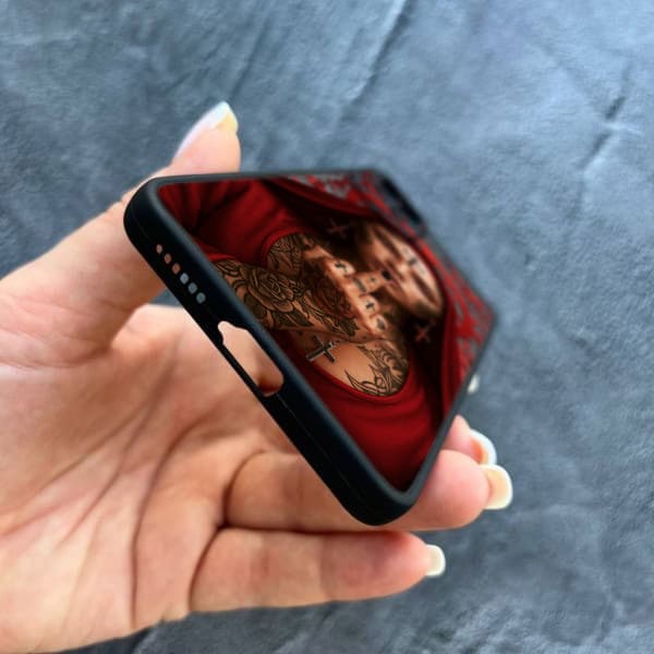 Чехол для Xiaomi Redmi Note 11 / Note 11s с защитой камеры Монашка бунтарка