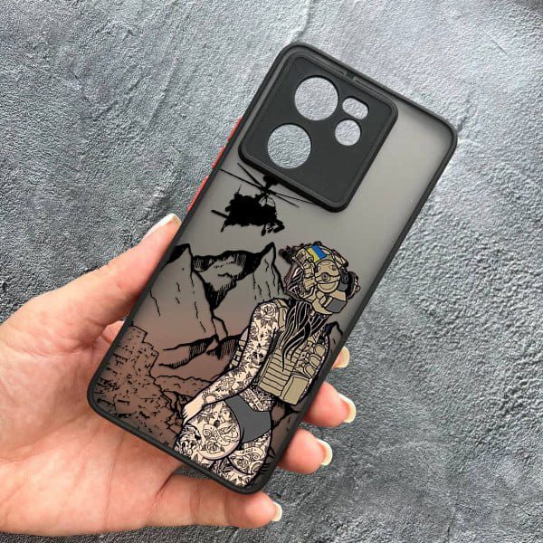 Чехол для Xiaomi 13T / 13T Pro с защитой камеры военная девушка