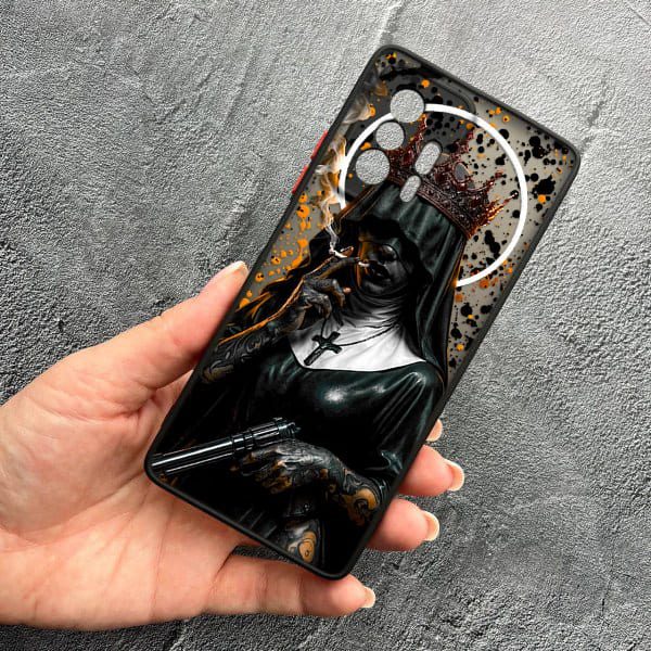 Чехол для Xiaomi 11T / 11T Pro с защитой камеры Черная королева