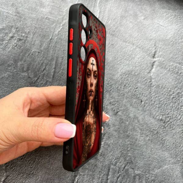 Чехол для Samsung Galaxy S24 с защитой камеры Монашка бунтарка