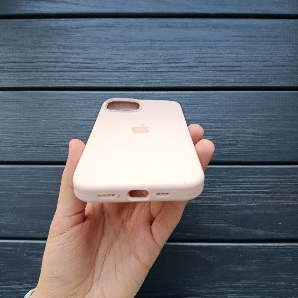 Чехол для iPhone 14 с защитой камеры софт-тач бежевый