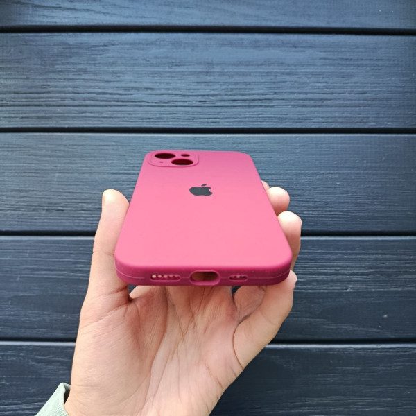 Чехол для iPhone 13 с защитой камеры софт-тач бордовый