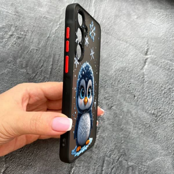 Чехол для Samsung Galaxy S23 с защитой камеры новогодний милый пингвин