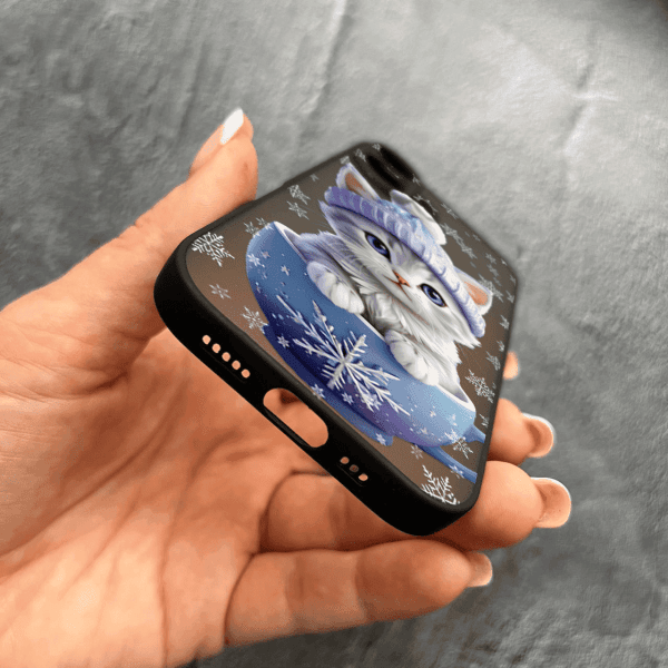 Чехол для iPhone 17 с защитой камеры новогодний котенок в чашке
