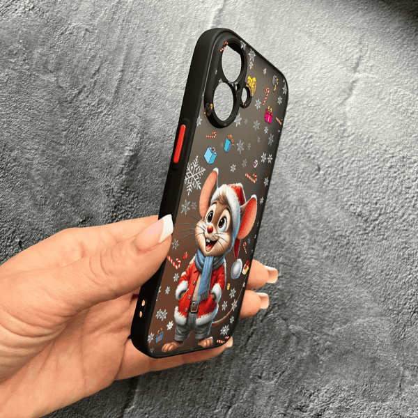 Чехол для iPhone 17 с защитой камеры новогодний мышонок в костюме санты