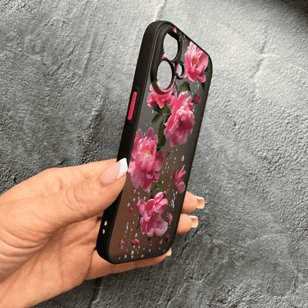 Чехол для iPhone 17 с защитой камеры с цветами и дождем