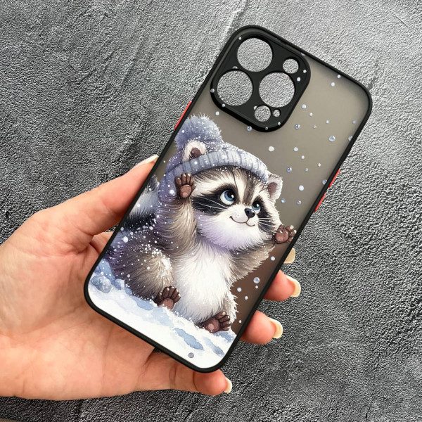 Чехол для iPhone 14 Pro с защитой камеры новогодний зимний енотик