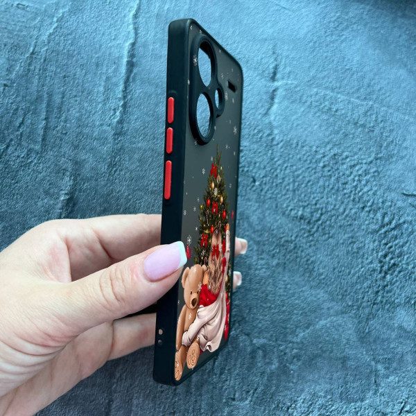 Чохол для Xiaomi Redmi Note 13 Pro 5G з захистом камери новорічна дівчина з плюшевим ведмедем і ялинкою