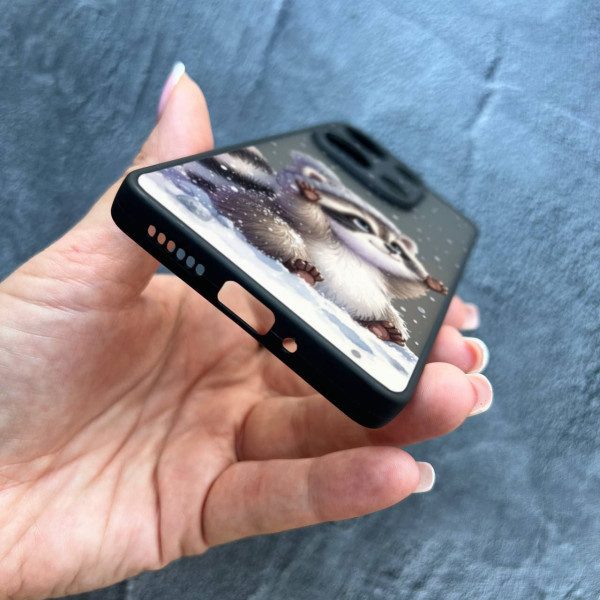 Чехол для Xiaomi Redmi Note 13 Pro 4G / Poco M6 Pro 4G / Xiaomi Redmi Note 14S  с защитой камеры новогодний зимний енотик