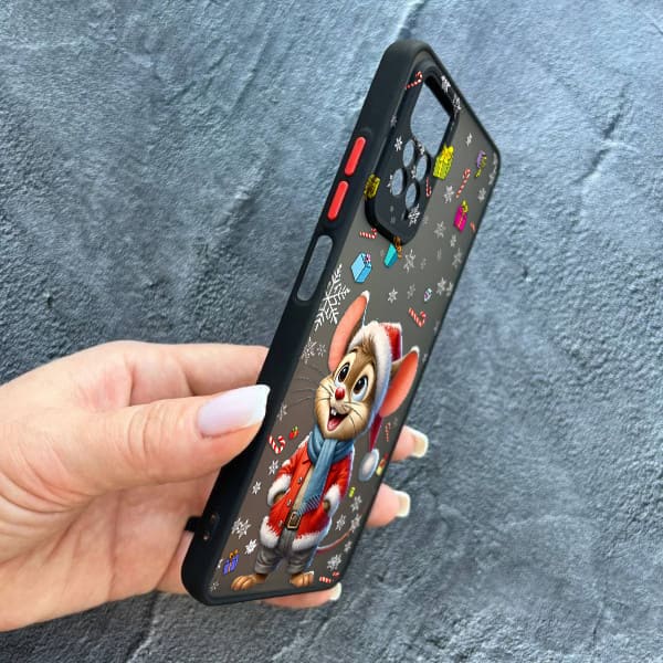 Чехол для Xiaomi Redmi Note 11 / Note 11s с защитой камеры новогодний мышонок в костюме санты