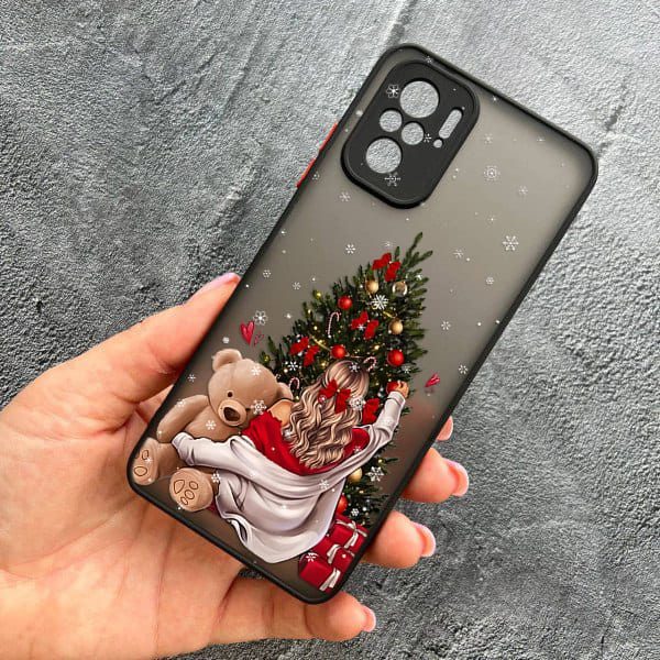 Чехол для Xiaomi Redmi Note 10 4G / Note 10s / Xiaomi Poco M5s с защитой камеры новогодняя девушка с плюшевым медведем и елкой