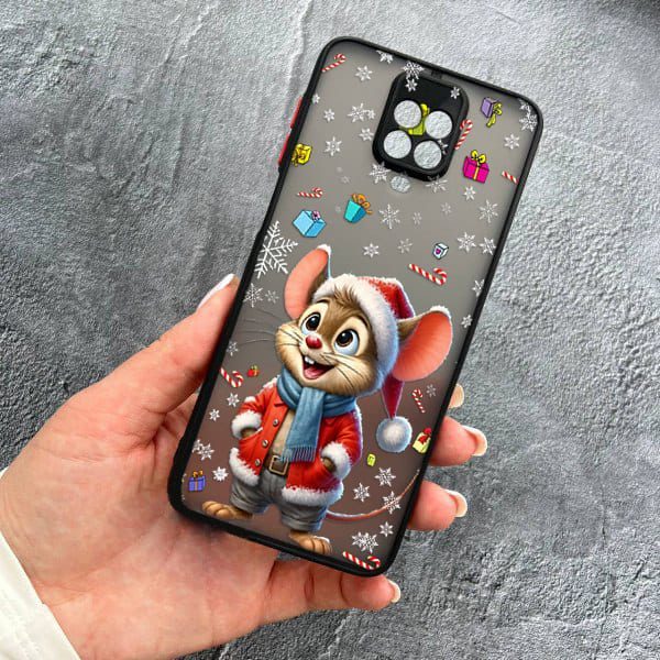 Чехол для Xiaomi Redmi Note 9s / Note 9 Pro / Note 9 Pro Max с защитой камеры новогодний мышонок в костюме санты