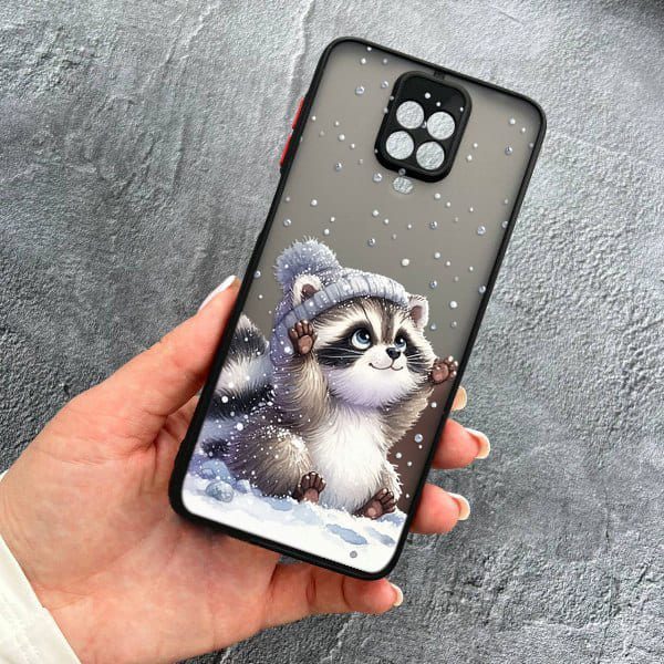 Чехол для Xiaomi Redmi Note 9s / Note 9 Pro / Note 9 Pro Max с защитой камеры новогодний зимний енотик