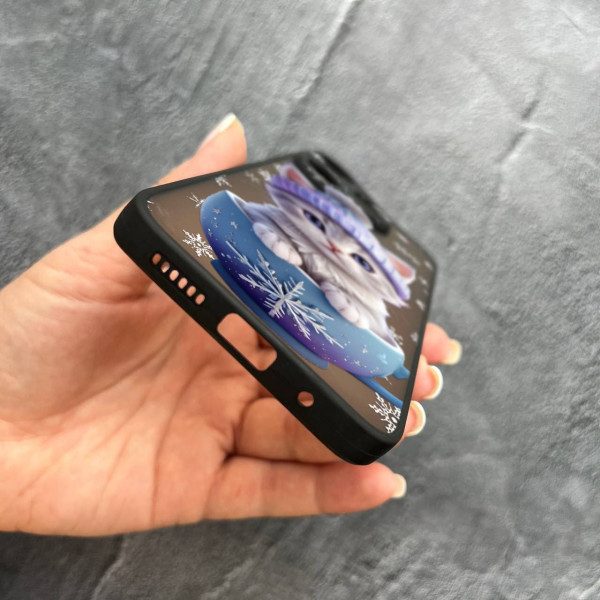 Чехол для Xiaomi Redmi 13 4G / Poco M6 4G с защитой камеры новогодний котенок в чашке